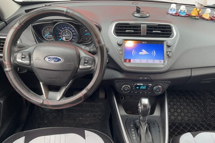 Used Ford Escort 2019 Revised Version 1.5L Automatic Enjoyment Type China VI Standard Center Console