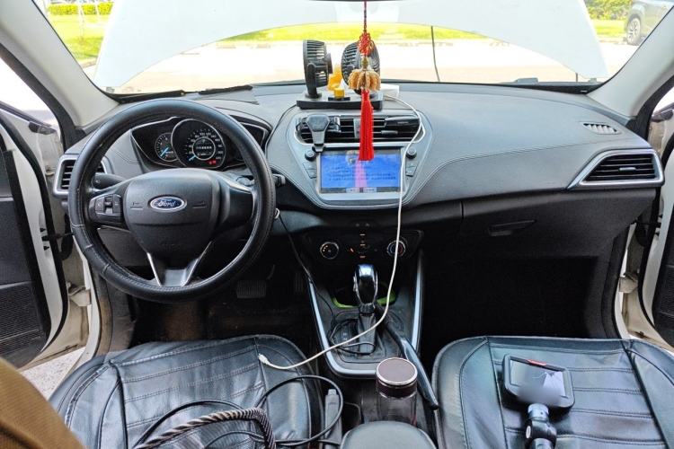 Used Ford Escort 2019 1.5L Automatic Enjoyment Model Center Console