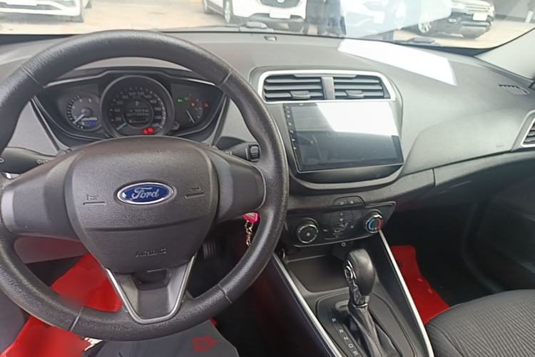 Used Ford Escort 2019 Revised 1.5L Automatic ZhiXiang Version China VI Standard Center Console