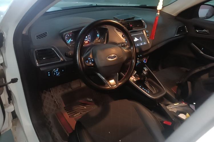 Used Ford Escort 2019 1.5L Automatic Enjoyment Model Center Console