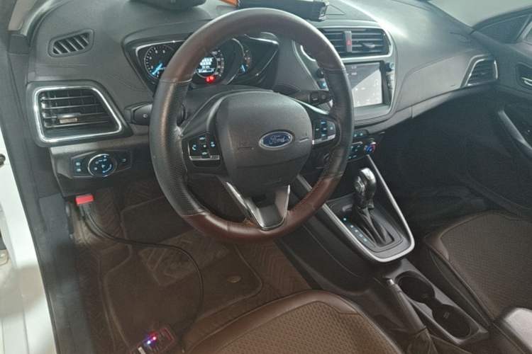 Used Ford Escort 2019 Revised Version 1.5L Automatic Enjoyment Type China VI Standard Center Console