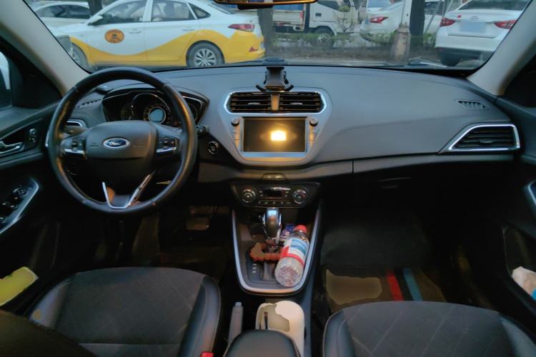 Used Ford Escort 2019 Revised Version 1.5L Automatic Enjoyment Type China VI Standard Center Console
