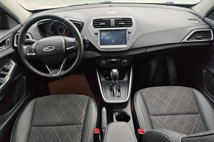 Used Ford Escort 2019 Revised Version 1.5L Automatic Enjoyment Type China VI Standard Center Console