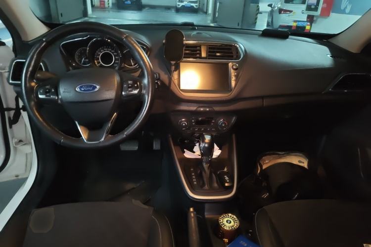 Used Ford Escort 2019 Revised Version 1.5L Automatic Enjoyment Type China VI Standard Center Console