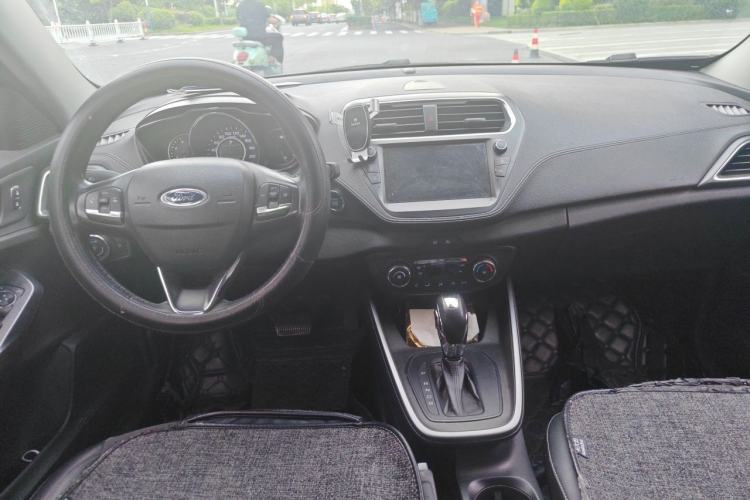 Used Ford Escort 2019 Revised Version 1.5L Automatic Enjoyment Type China VI Standard Center Console
