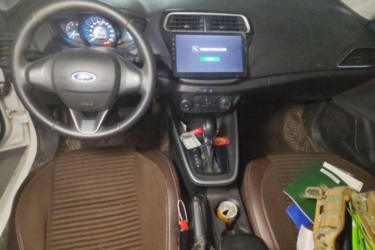 Used Ford Escort 2019 Revised 1.5L Automatic ZhiXiang Version (Tire Pressure Monitoring) China VI Standard Center Console