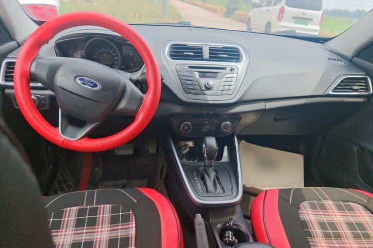 Used Ford Escort 2019 Revised 1.5L Automatic ZhiXiang Version (Tire Pressure Monitoring) China VI Standard Center Console