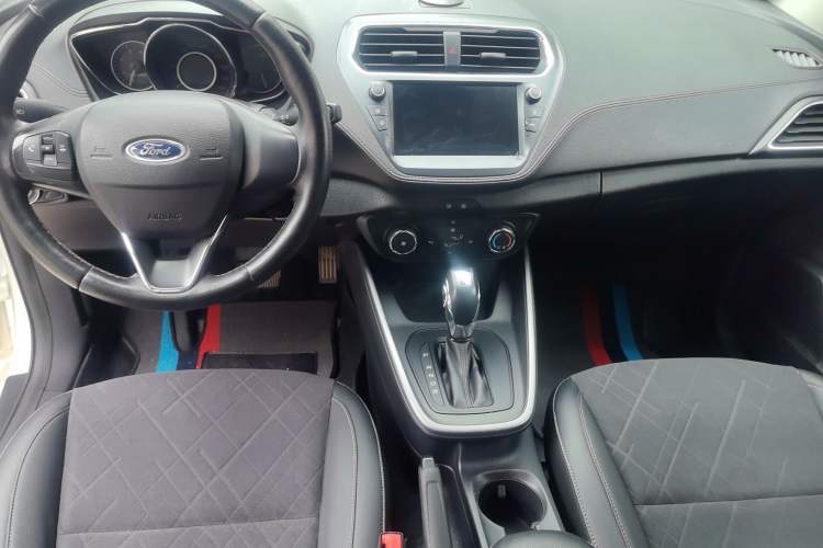 Used Ford Escort 2019 1.5L Automatic Enjoyment Model Center Console