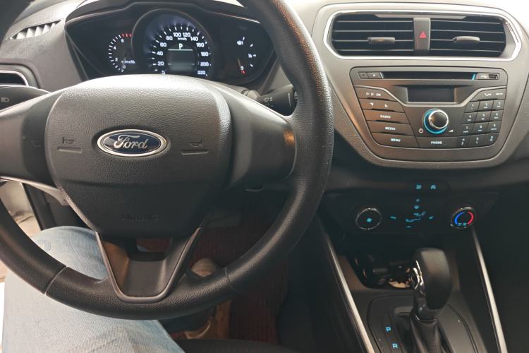 Used Ford Escort 2019 Revised 1.5L Automatic ZhiXiang Version (Tire Pressure Monitoring) China VI Standard Center Console