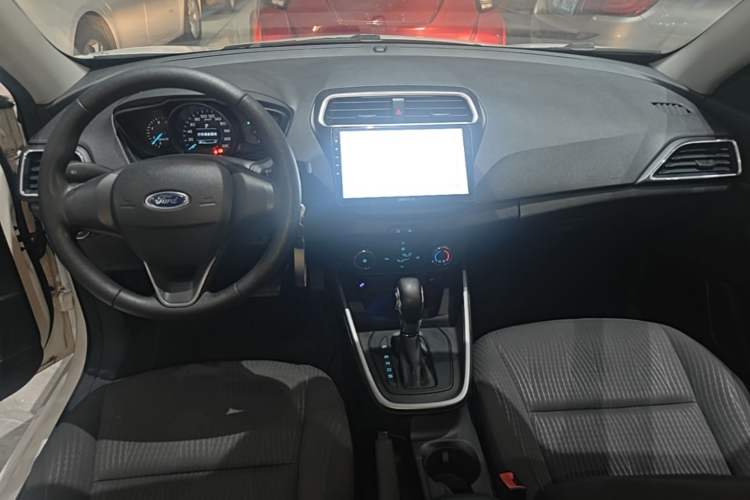 Used Ford Escort 2019 1.5L Automatic ZhiXiang Model Center Console
