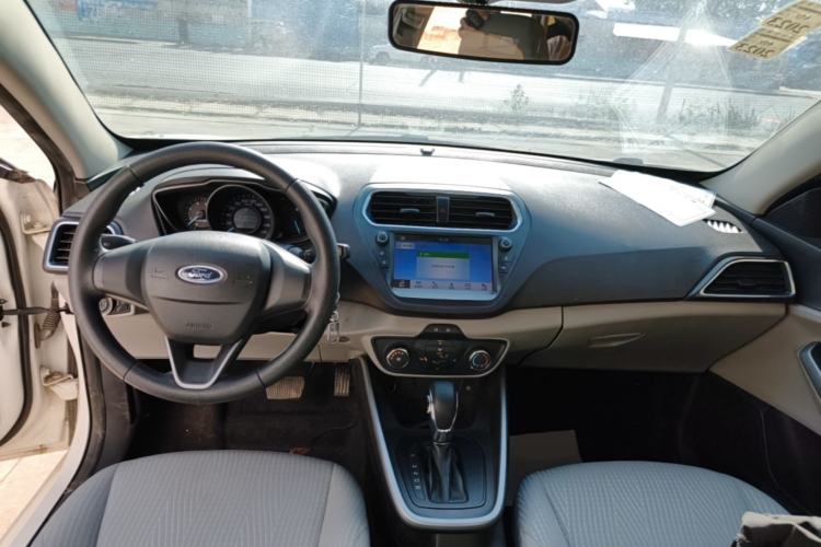 Used Ford Escort 2019 1.5L Automatic ZhiXiang Model Center Console