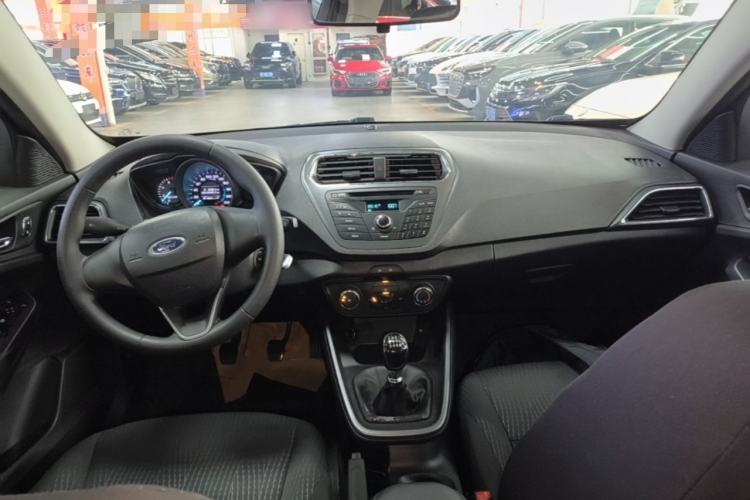 Used Ford Escort 2019 Revised Version 1.5L Manual "Quality Enjoyment" Trim (Tire Pressure Monitoring) China VI Standard Center Console