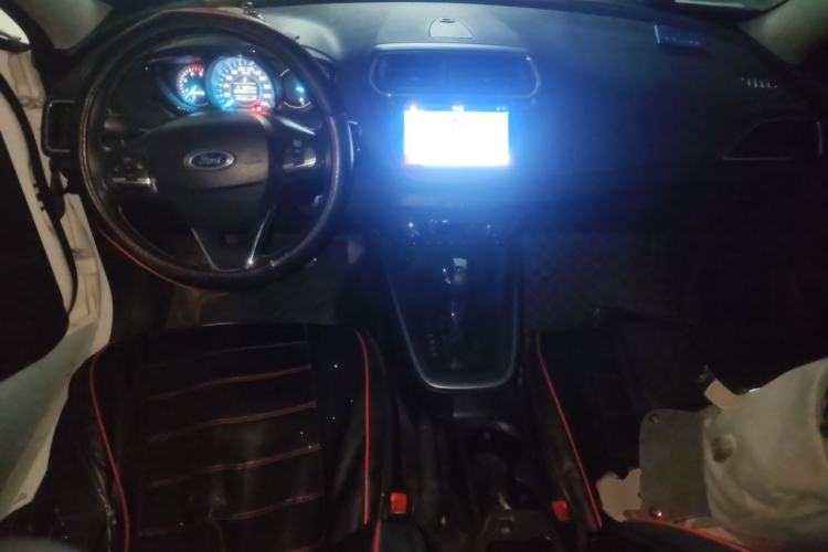 Used Ford Escort 2019 Revised Version 1.5L Automatic Enjoyment Type China VI Standard Center Console