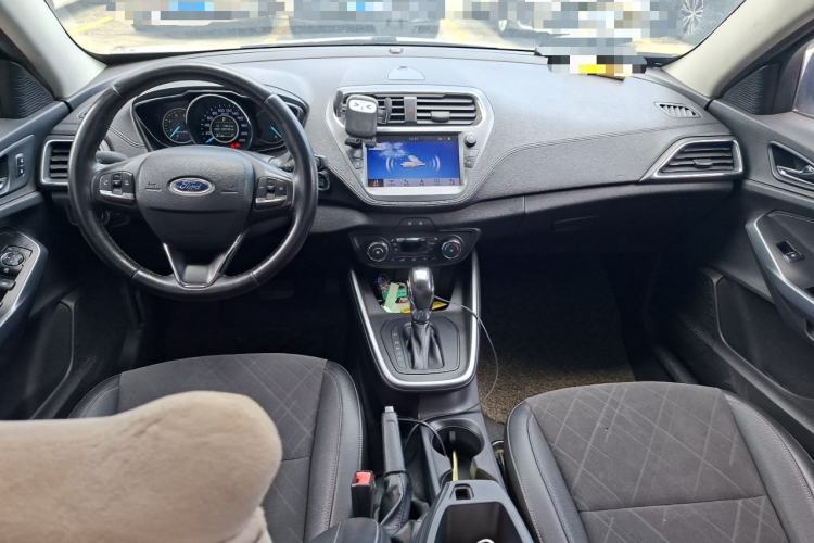 Used Ford Escort 2019 Revised Version 1.5L Automatic Enjoyment Type China VI Standard Center Console