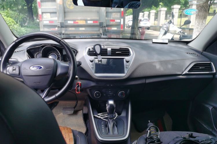 Used Ford Escort 2019 1.5L Automatic Enjoyment Model Center Console