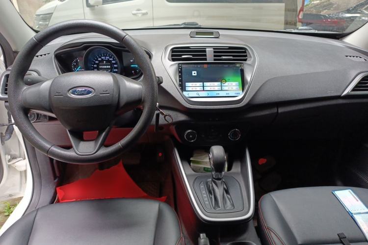 Used Ford Escort 2019 1.5L Automatic ZhiXiang Model Center Console