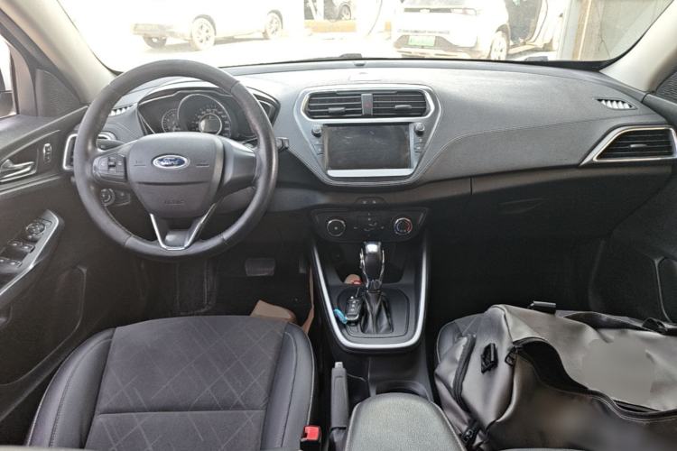 Used Ford Escort 2019 1.5L Automatic Enjoyment Model Center Console