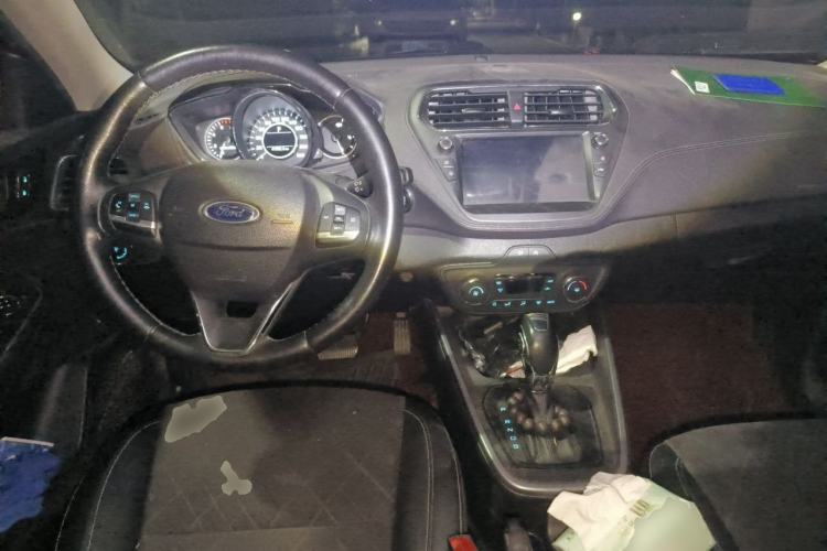 Used Ford Escort 2019 Revised Version 1.5L Automatic Enjoyment Type China VI Standard Center Console