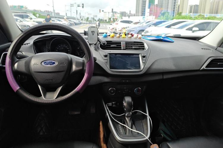 Used Ford Escort 2019 Revised 1.5L Automatic ZhiXiang Version China VI Standard Center Console
