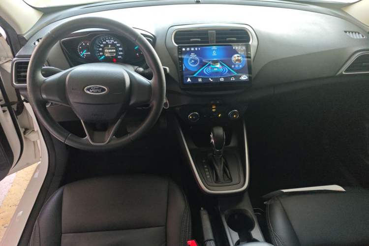 Used Ford Escort 2019 Revised 1.5L Automatic ZhiXiang Version China VI Standard Center Console