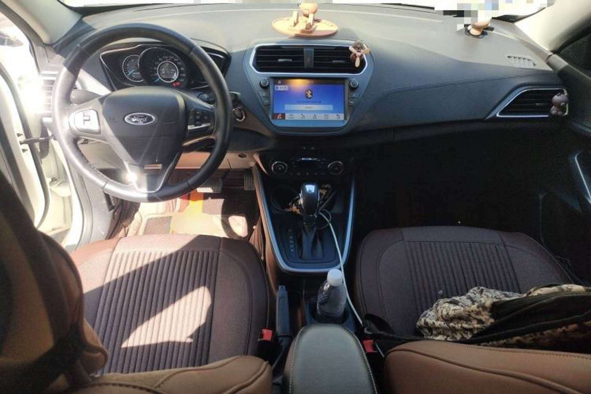 Used Ford Escort 2019 Revised Version 1.5L Automatic Enjoyment Type China VI Standard Center Console