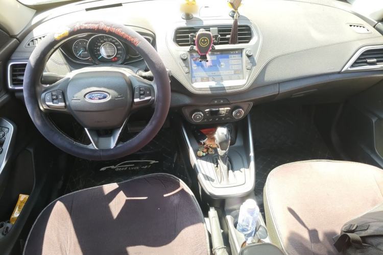 Used Ford Escort 2019 Revised Version 1.5L Automatic Enjoyment Type China VI Standard Center Console