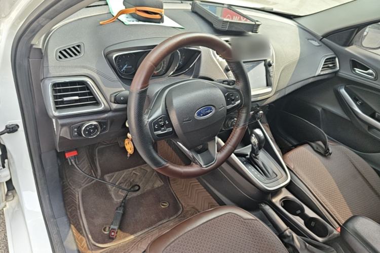 Used Ford Escort 2019 Revised Version 1.5L Automatic Enjoyment Type China VI Standard Center Console