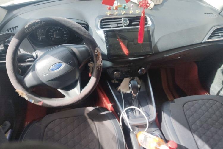 Used Ford Escort 2019 Facelifted 1.5L Automatic ZhiXiang Version (Tire Pressure Monitoring) China V Standard Center Console