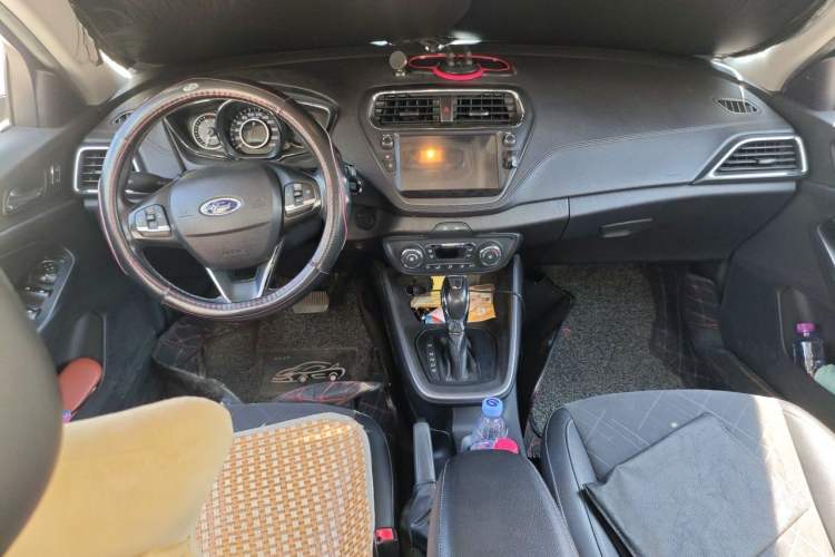 Used Ford Escort 2019 Revised Version 1.5L Automatic Enjoyment Type China VI Standard Center Console