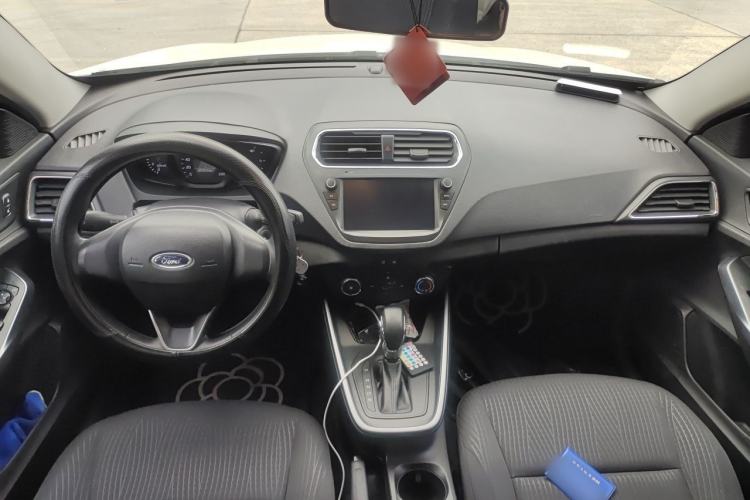 Used Ford Escort 2019 Revised 1.5L Automatic ZhiXiang Version (Tire Pressure Monitoring) China VI Standard Center Console