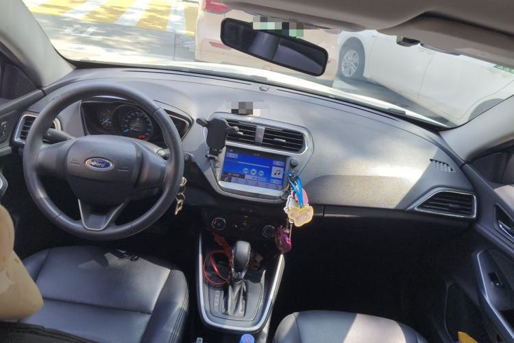 Used Ford Escort 2019 Revised 1.5L Automatic ZhiXiang Version (Tire Pressure Monitoring) China VI Standard Center Console