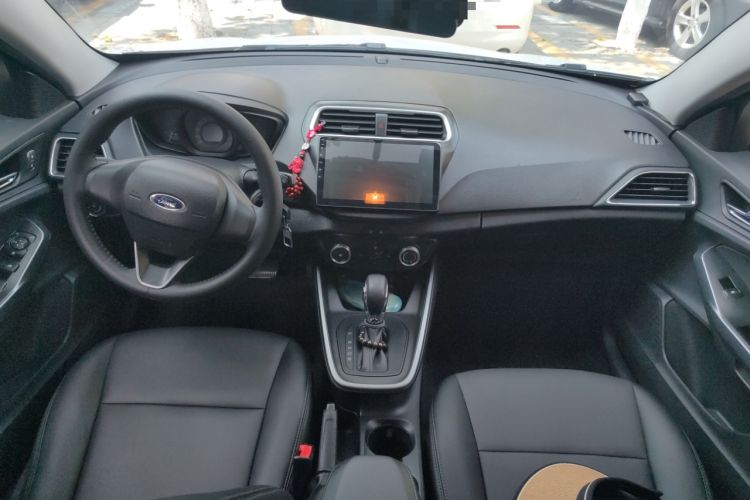 Used Ford Escort 2019 1.5L Automatic ZhiXiang Model Center Console