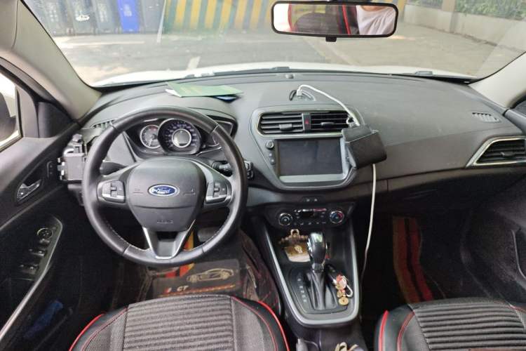 Used Ford Escort 2019 Revised Version 1.5L Automatic Enjoyment Type China VI Standard Center Console