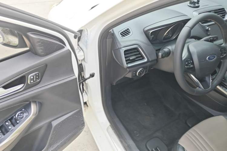 Used Ford Escort 2019 EcoBoost 125 Automatic Luxury Edition Driver Seat
