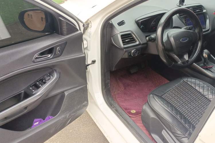 Used Ford Escort 2019 Revised 1.5L Automatic ZhiXiang Version (Tire Pressure Monitoring) China VI Standard Driver Seat