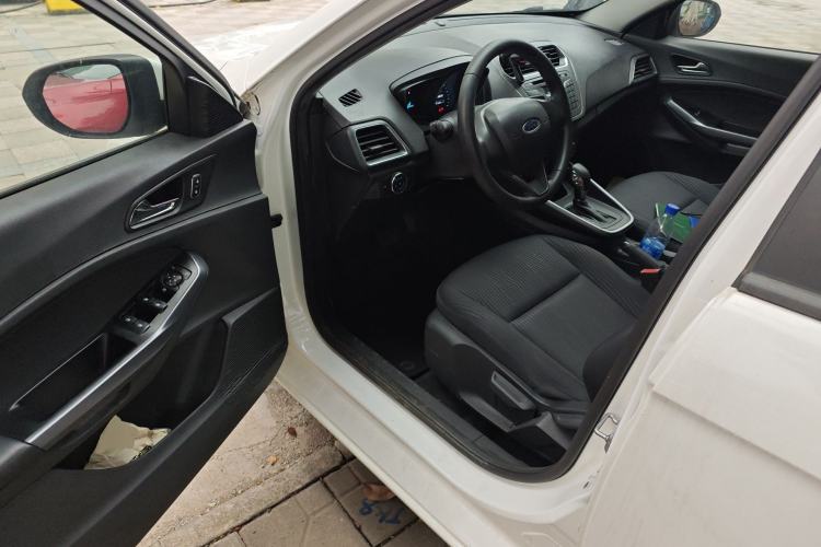 Used Ford Escort 2019 Revised 1.5L Automatic ZhiXiang Version (Tire Pressure Monitoring) China VI Standard Driver Seat