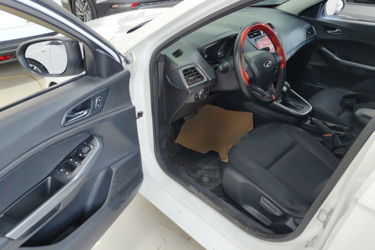 Used Ford Escort 2019 Revised 1.5L Automatic ZhiXiang Version (Tire Pressure Monitoring) China VI Standard Driver Seat