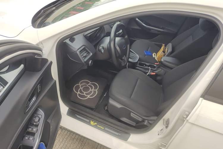 Used Ford Escort 2019 Revised 1.5L Automatic ZhiXiang Version (Tire Pressure Monitoring) China VI Standard Driver Seat
