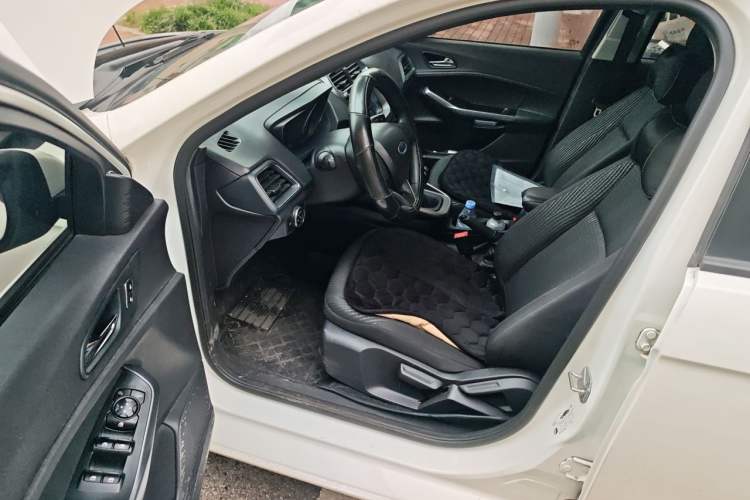 Used Ford Escort 2019 Revised Version 1.5L Manual "Quality Enjoyment" Trim (Tire Pressure Monitoring) China VI Standard Driver Seat