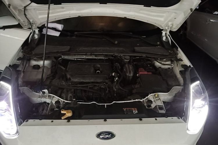 Used Ford Escort 2019 Revised Version 1.5L Automatic Enjoyment Type China VI Standard Engine Bay