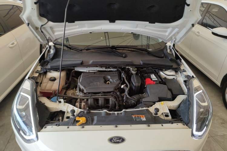 Used Ford Escort 2019 Revised Version 1.5L Automatic Enjoyment Type China VI Standard Engine Bay