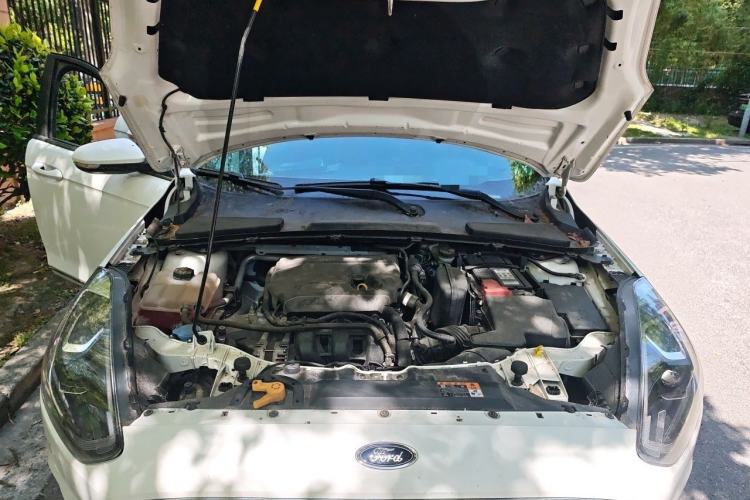 Used Ford Escort 2019 Revised Version 1.5L Automatic Enjoyment Type China VI Standard Engine Bay