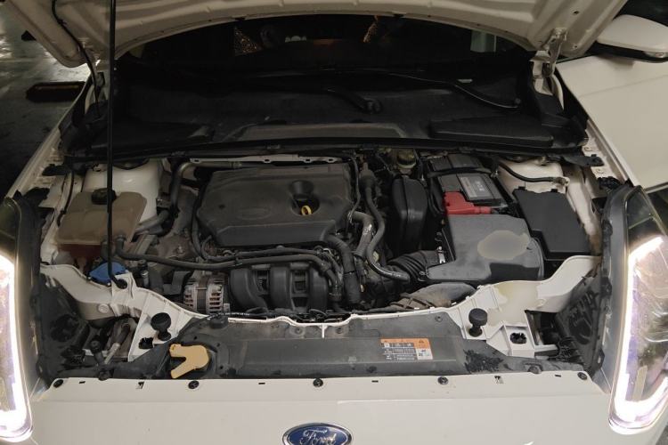 Used Ford Escort 2019 Revised Version 1.5L Automatic Enjoyment Type China VI Standard Engine Bay