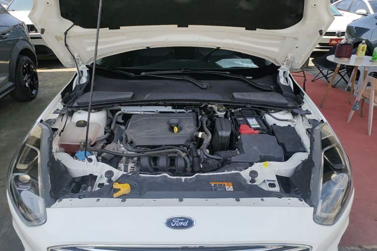 Used Ford Escort 2019 Revised Version 1.5L Automatic Enjoyment Type China VI Standard Engine Bay