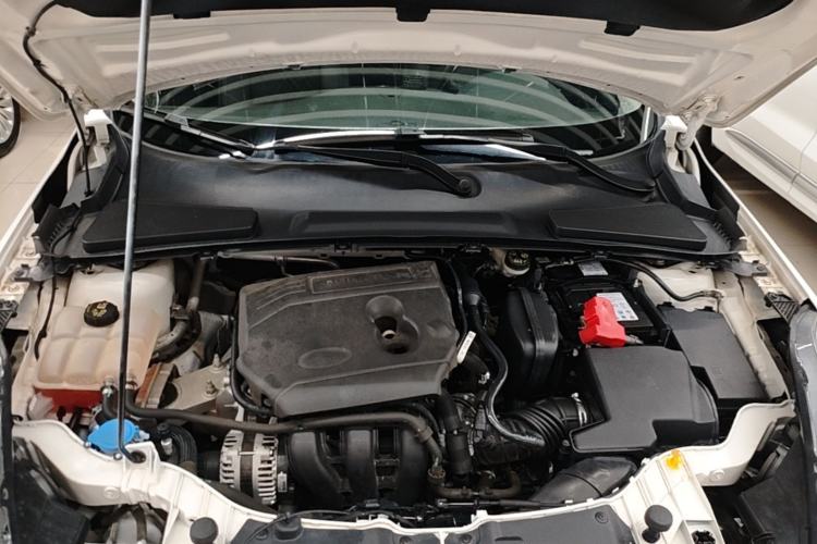 Used Ford Escort 2019 Revised Version 1.5L Automatic Enjoyment Type China VI Standard Engine Bay