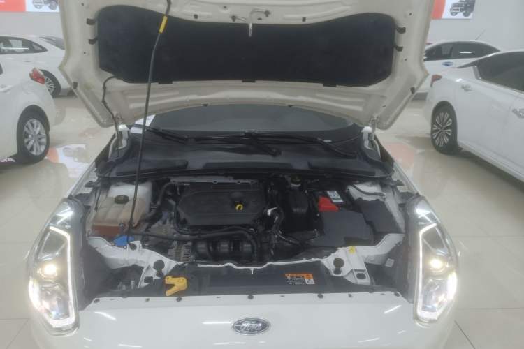 Used Ford Escort 2019 Revised Version 1.5L Automatic Enjoyment Type China VI Standard Engine Bay