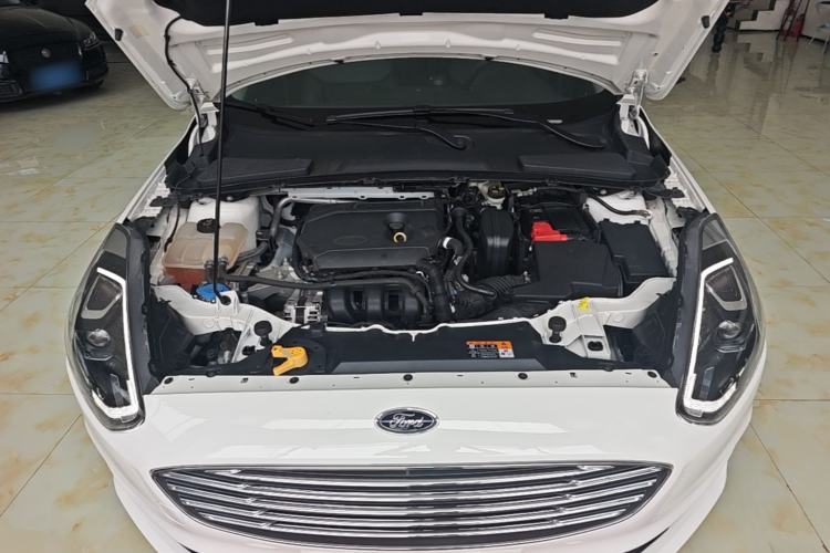 Used Ford Escort 2019 Revised Version 1.5L Automatic Enjoyment Type China VI Standard Engine Bay