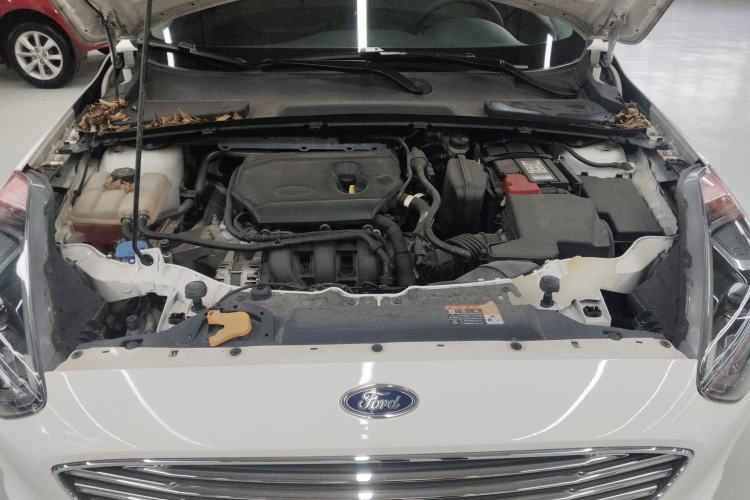 Used Ford Escort 2019 Revised Version 1.5L Automatic Enjoyment Type China VI Standard Engine Bay