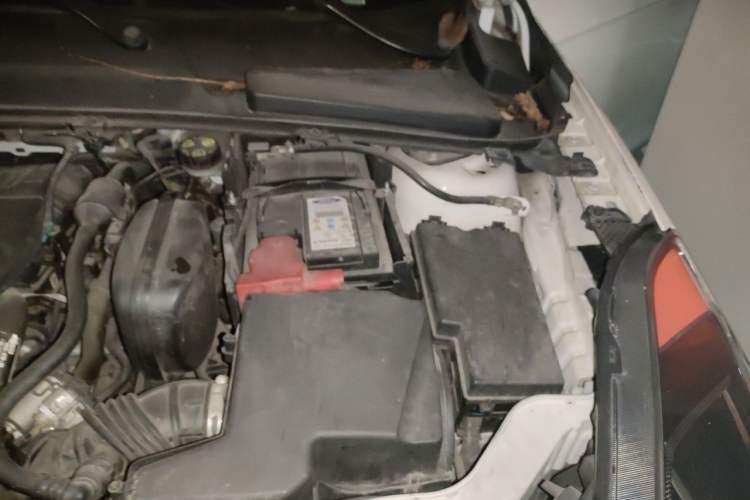 Used Ford Escort 2019 Revised Version 1.5L Automatic Zhenxiang Edition China VI Standard Engine Bay Left