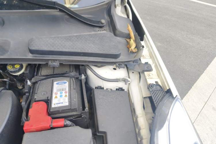 Used Ford Escort 2019 1.5L Automatic ZhiXiang Model Engine Bay Left